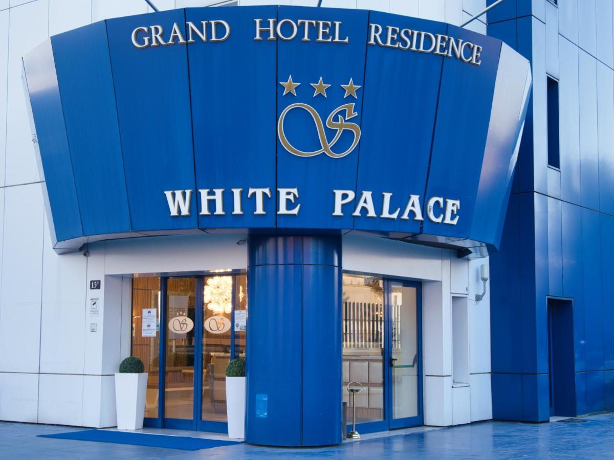 Hotel Residence White Palace Cento  Eksteriør billede